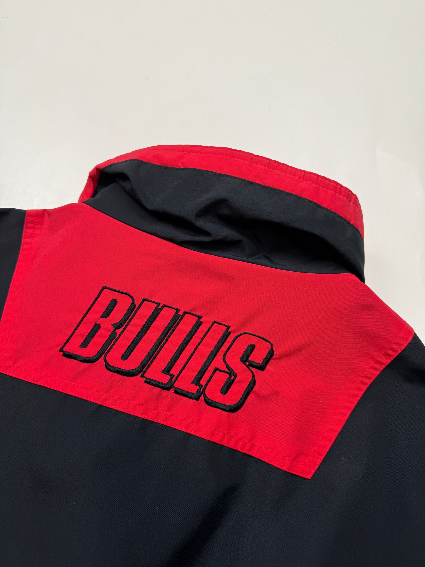 Vintage 90s Chicago Bulls NBA Chalk Lined Stadium Club Nylon Windbreaker Jacket Size XL