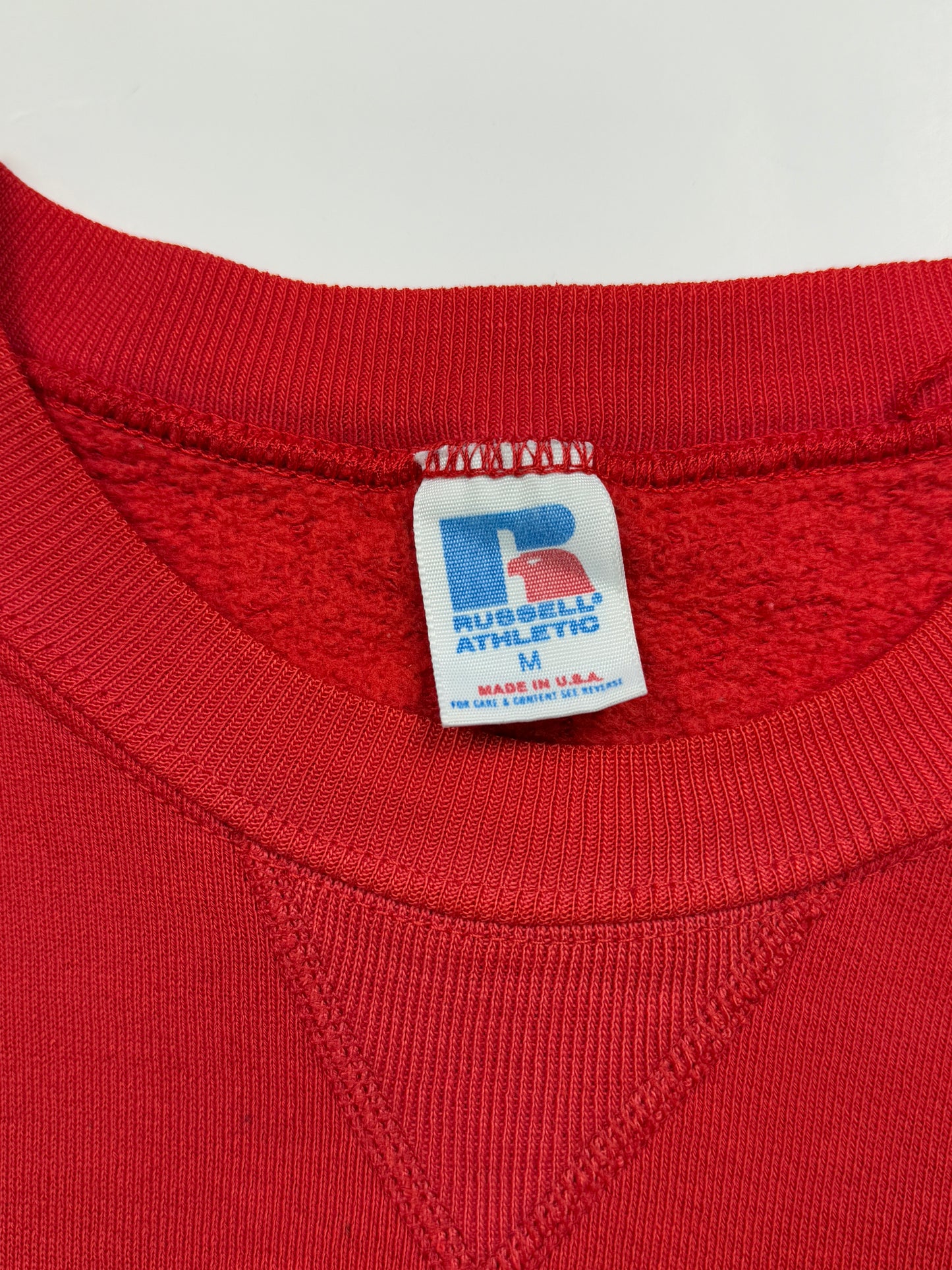 Vintage 80s/90s Russell Athletic Cropped Boxy Fit Blank Crewneck Sweatshirt Size M Red