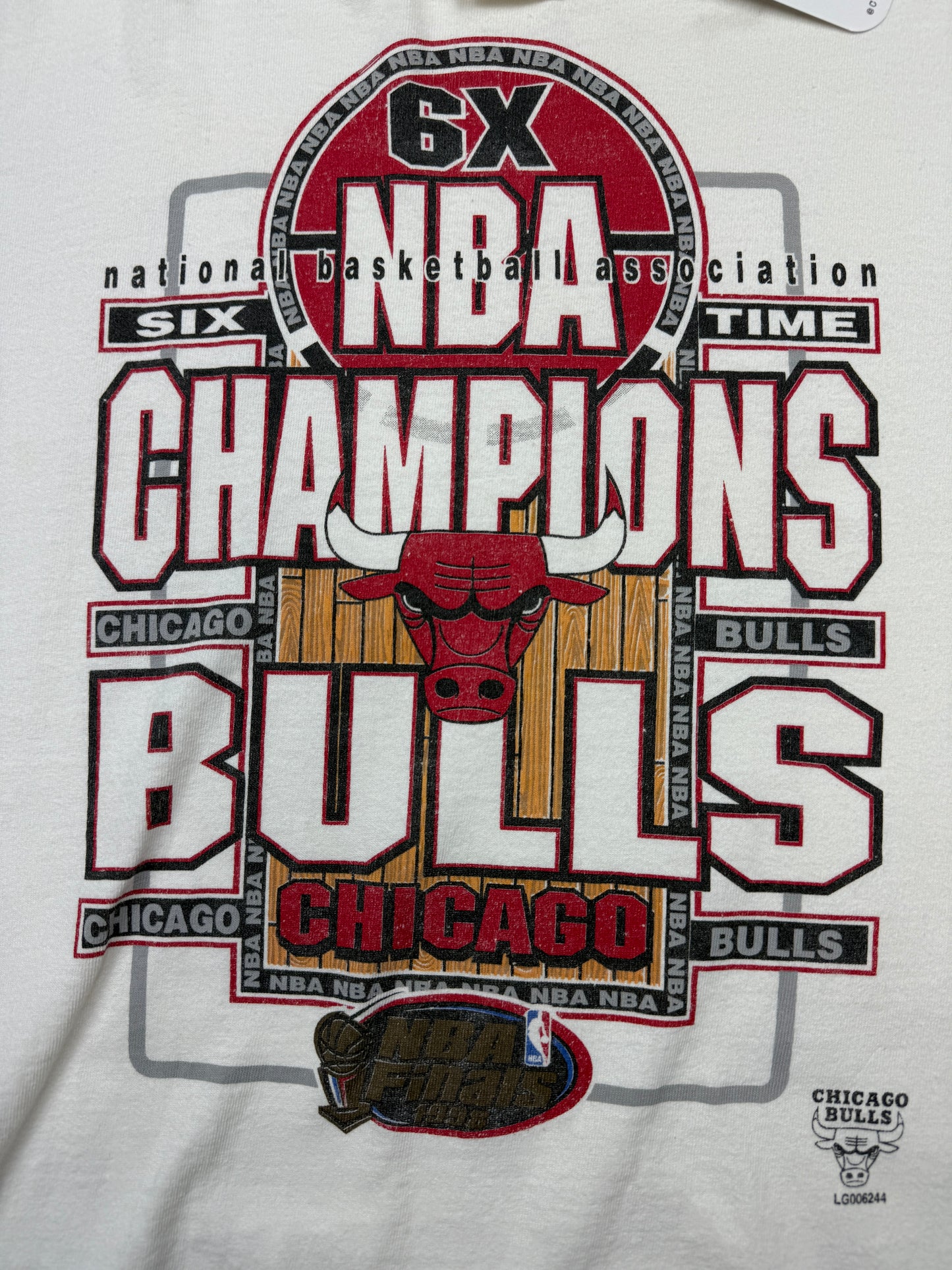 Vintage 1998 Chicago Bulls 6 Time NBA Champions Logo Athletic T Shirt Size XL 90s