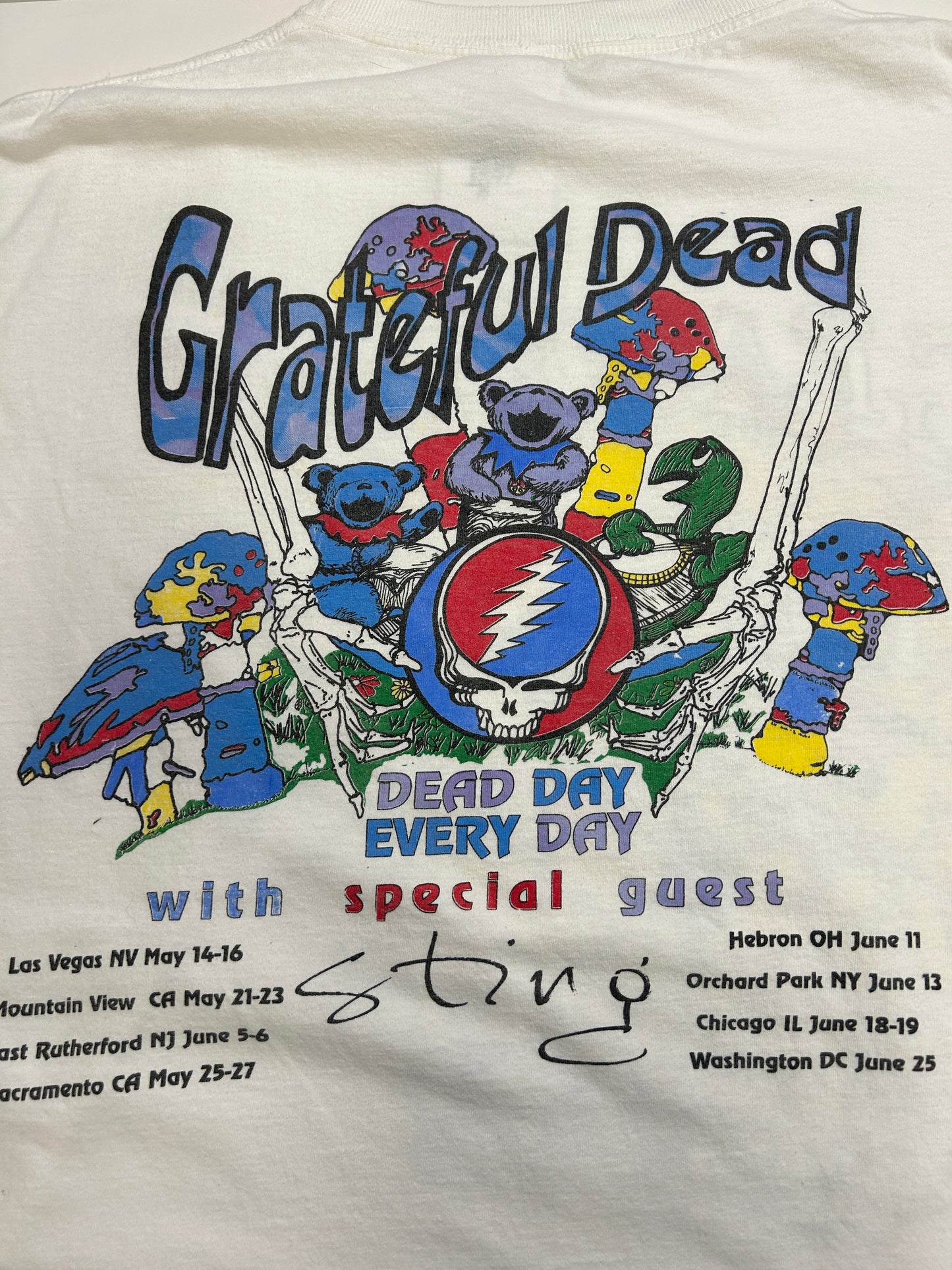 Vintage 1993 Grateful Dead Summer Tour Special Guest Sting Puff Print Music T-Shirt Size XL 90s