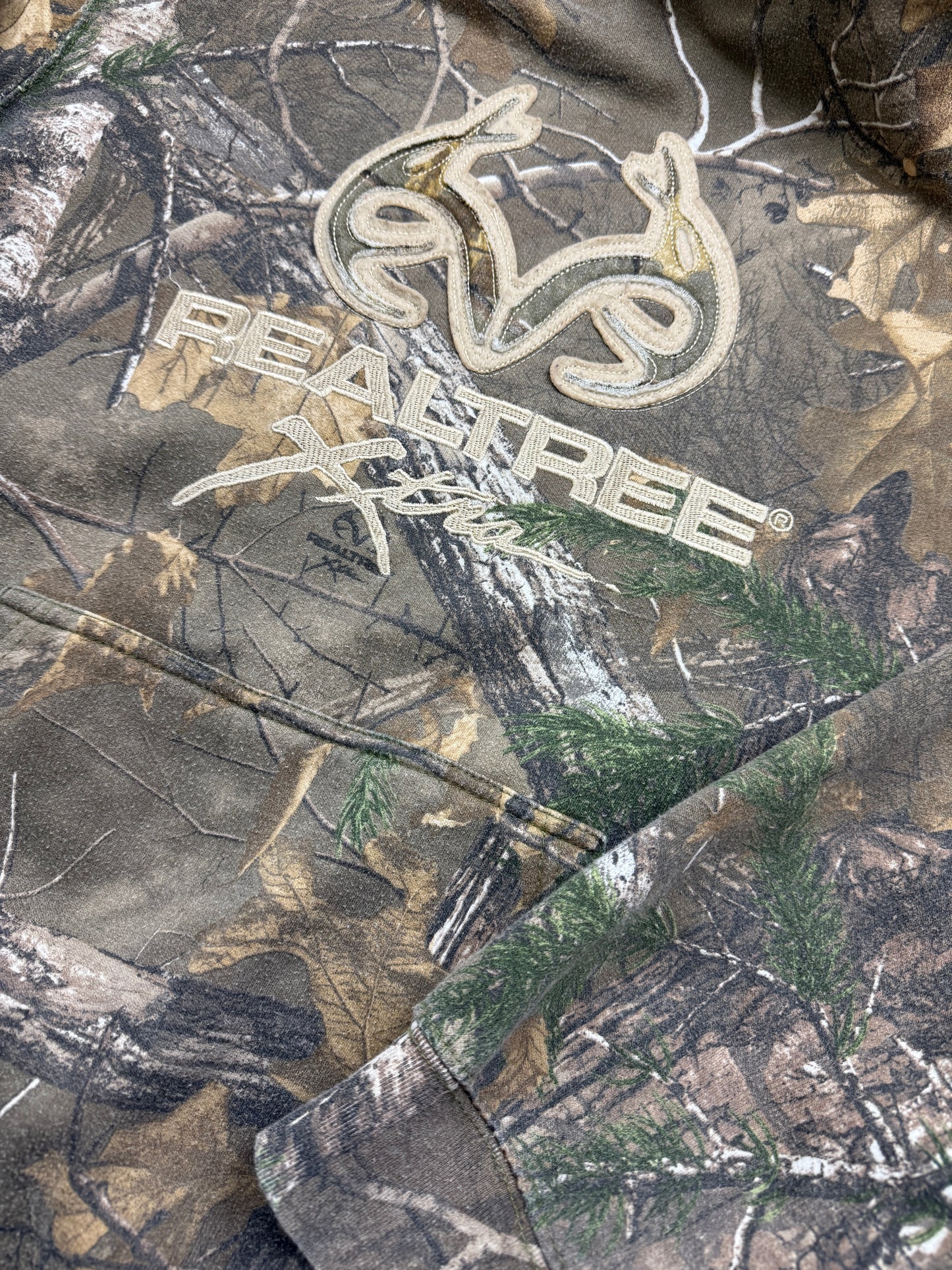 Real Tree XTRA Embroidered Logo All Over Print Camo Hooded Sweatshirt Size XL