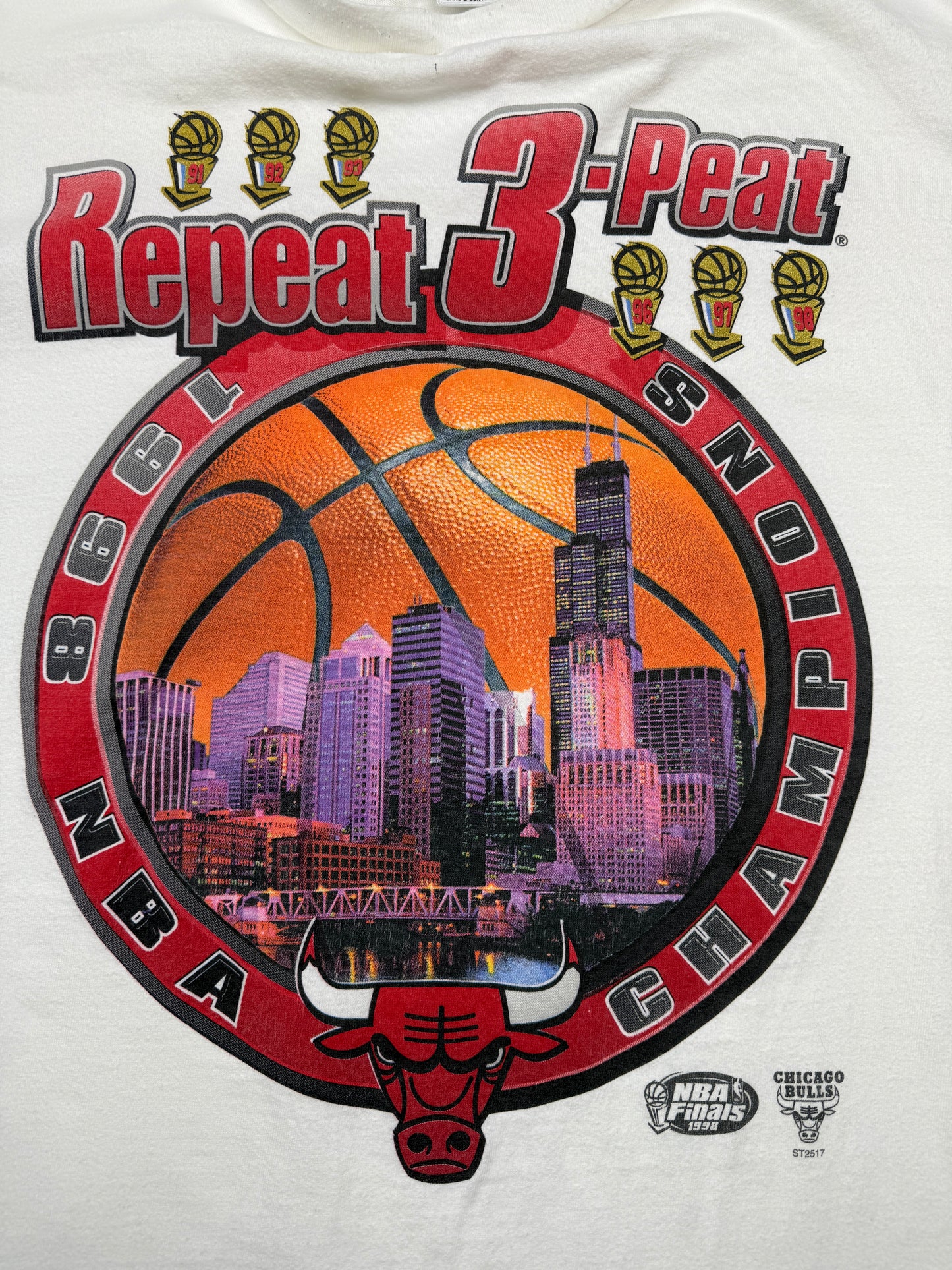 Vintage 1998 Chicago Bulls 3 Peat Repeat City Skyline T Shirt Size XL