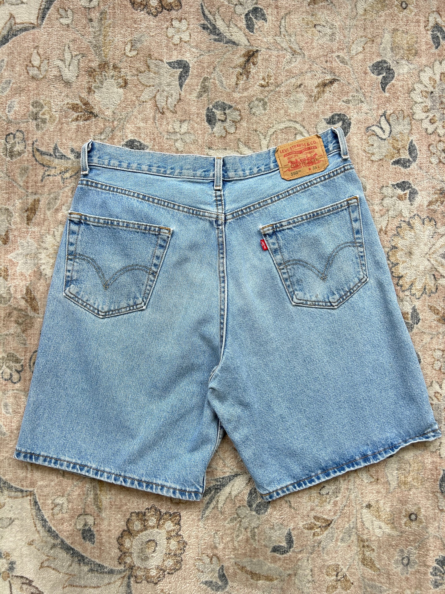 Vintage Levis Red Tab 550 Relaxed Fit Light Stone Wash Jorts Jeans Size 35W