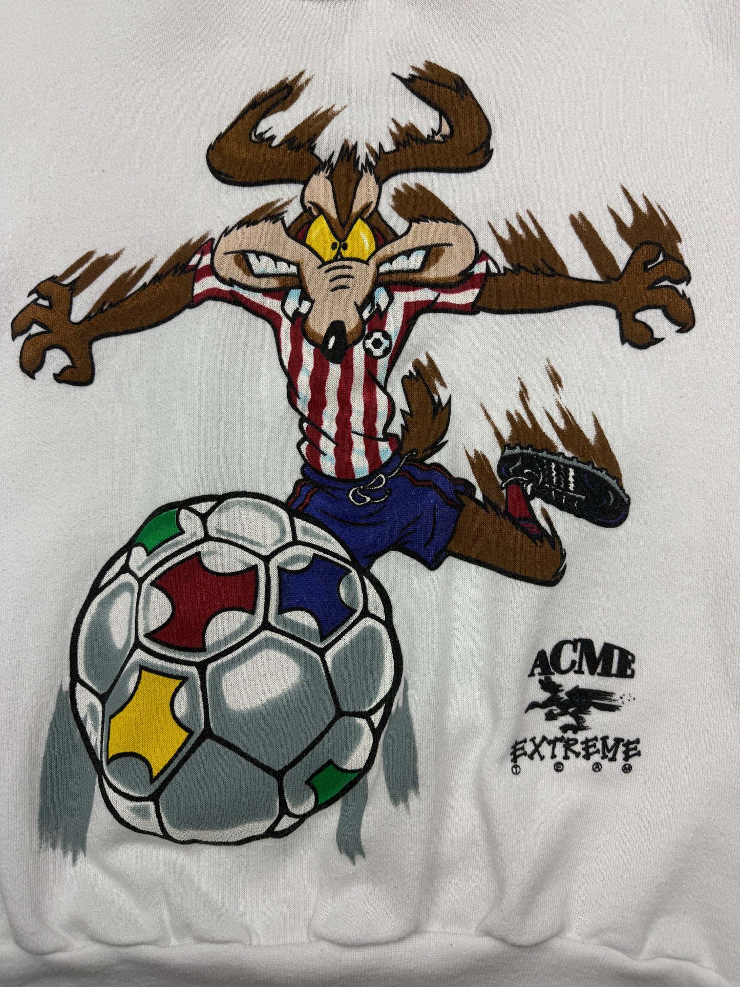 Vintage 1994 Looney Tunes Wile E Coyote Acme Extreme Soccer Sweatshirt Size S 90s
