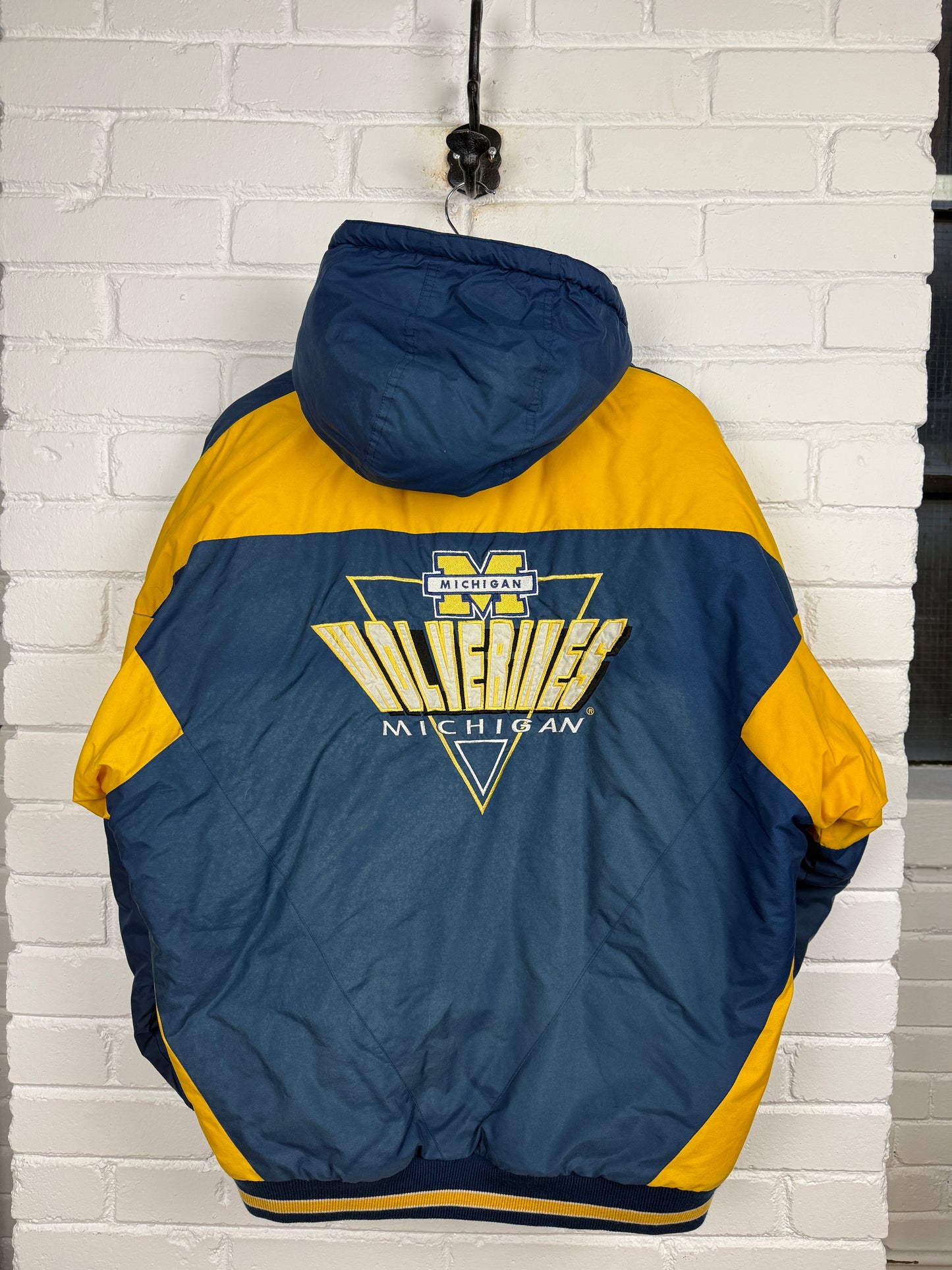 Vintage 80s/90s Michigan Wolverines Embroidered Logo NCAA Logo 7 Insulated Bomber Jacket Size XL