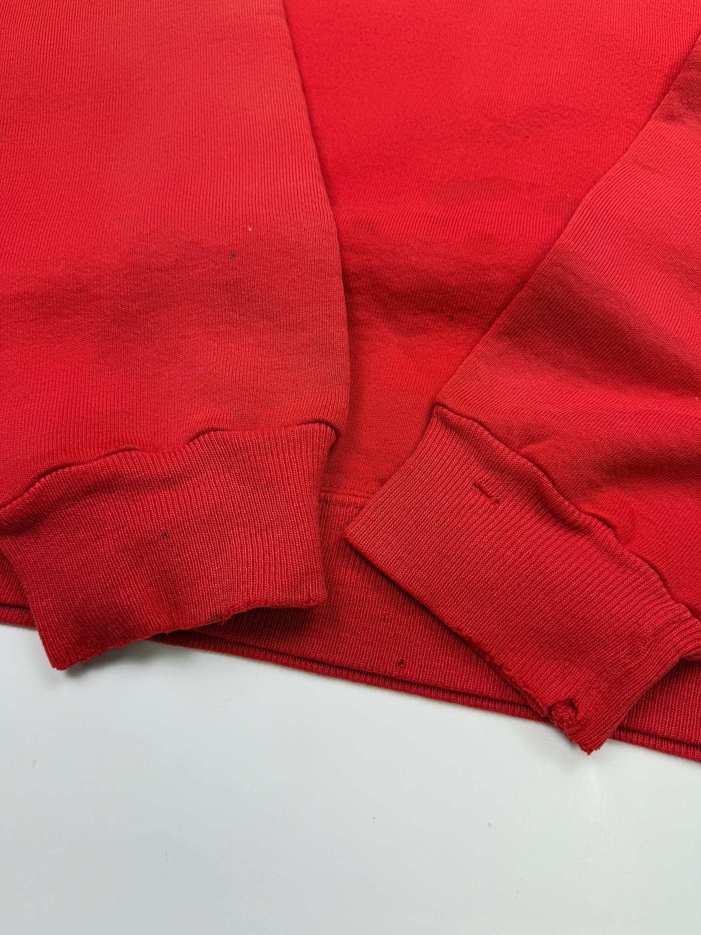 Vintage 80s/90s Russell Athletic Cropped Boxy Fit Blank Crewneck Sweatshirt Size M Red