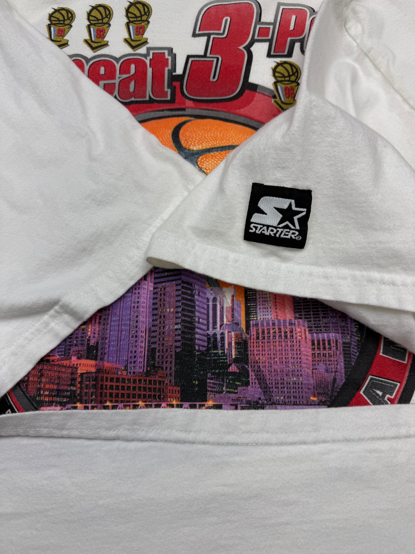 Vintage 1998 Chicago Bulls 3 Peat Repeat City Skyline T Shirt Size XL