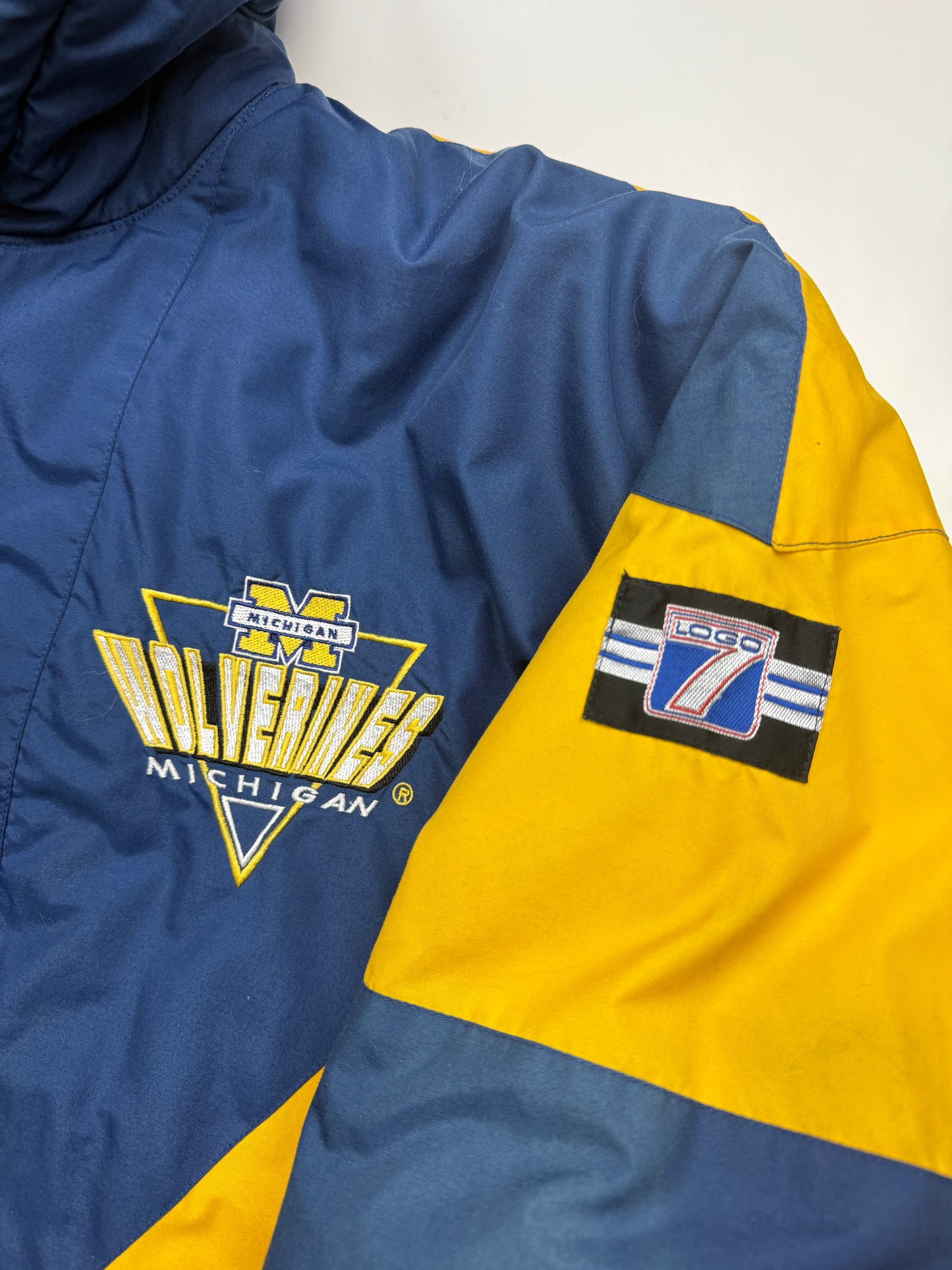 Vintage 80s/90s Michigan Wolverines Embroidered Logo NCAA Logo 7 Insulated Bomber Jacket Size XL