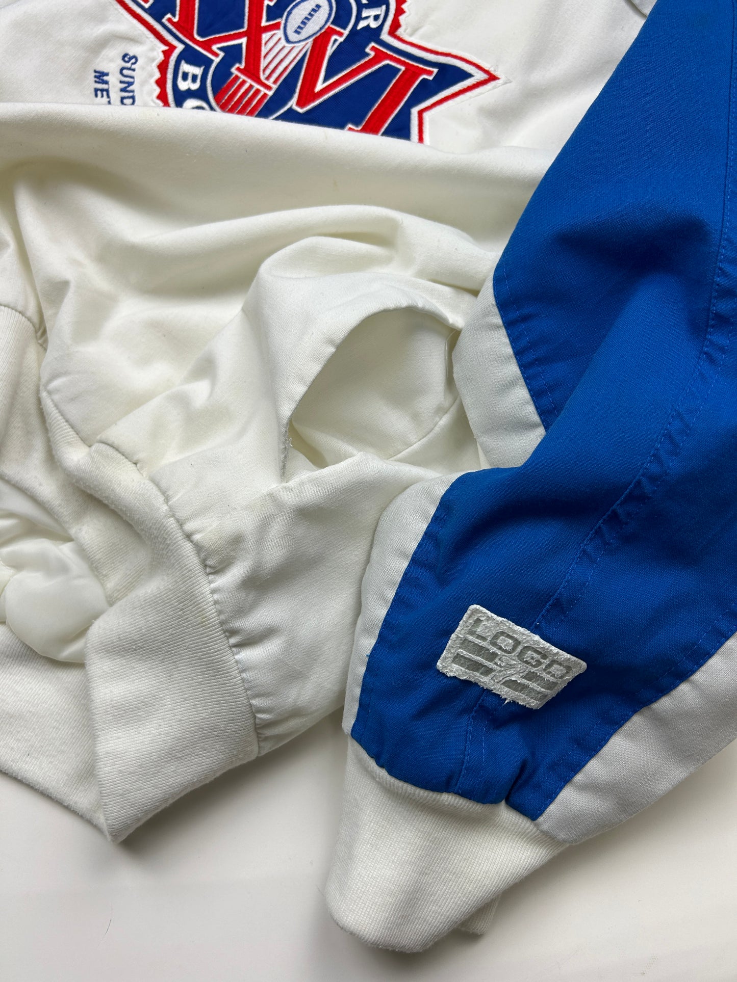 Vintage 1992 Super Bowl XXVI Embroidered NFL Insulated Logo 7 Sweatshirt Size L 90s