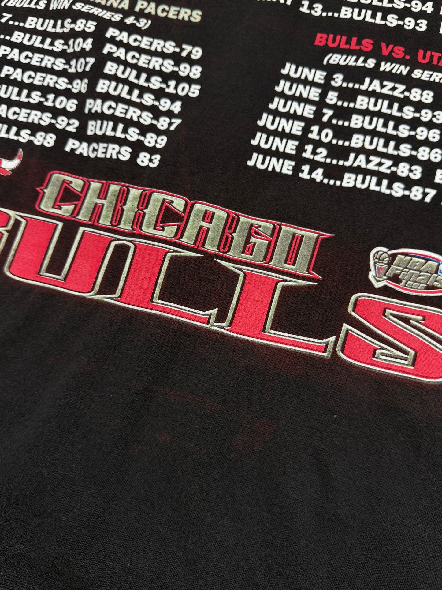 vintage 1998 Chicago Bulls NBA Champs Road To The Finals Stats Front & Back Graphic T Shirt Size L 90s