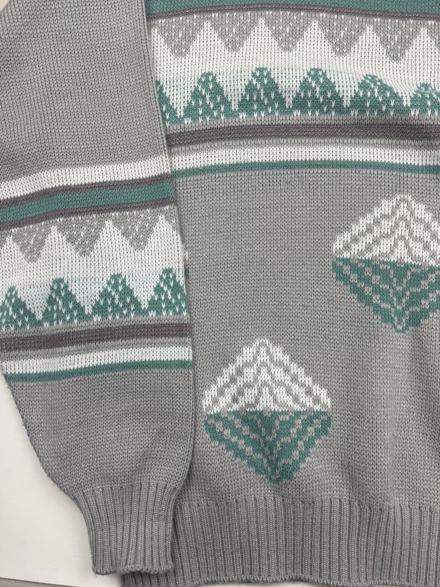 Vintage Town Craft Abstract Argyle Print Acrylic Knit Sweater Size L Made USA