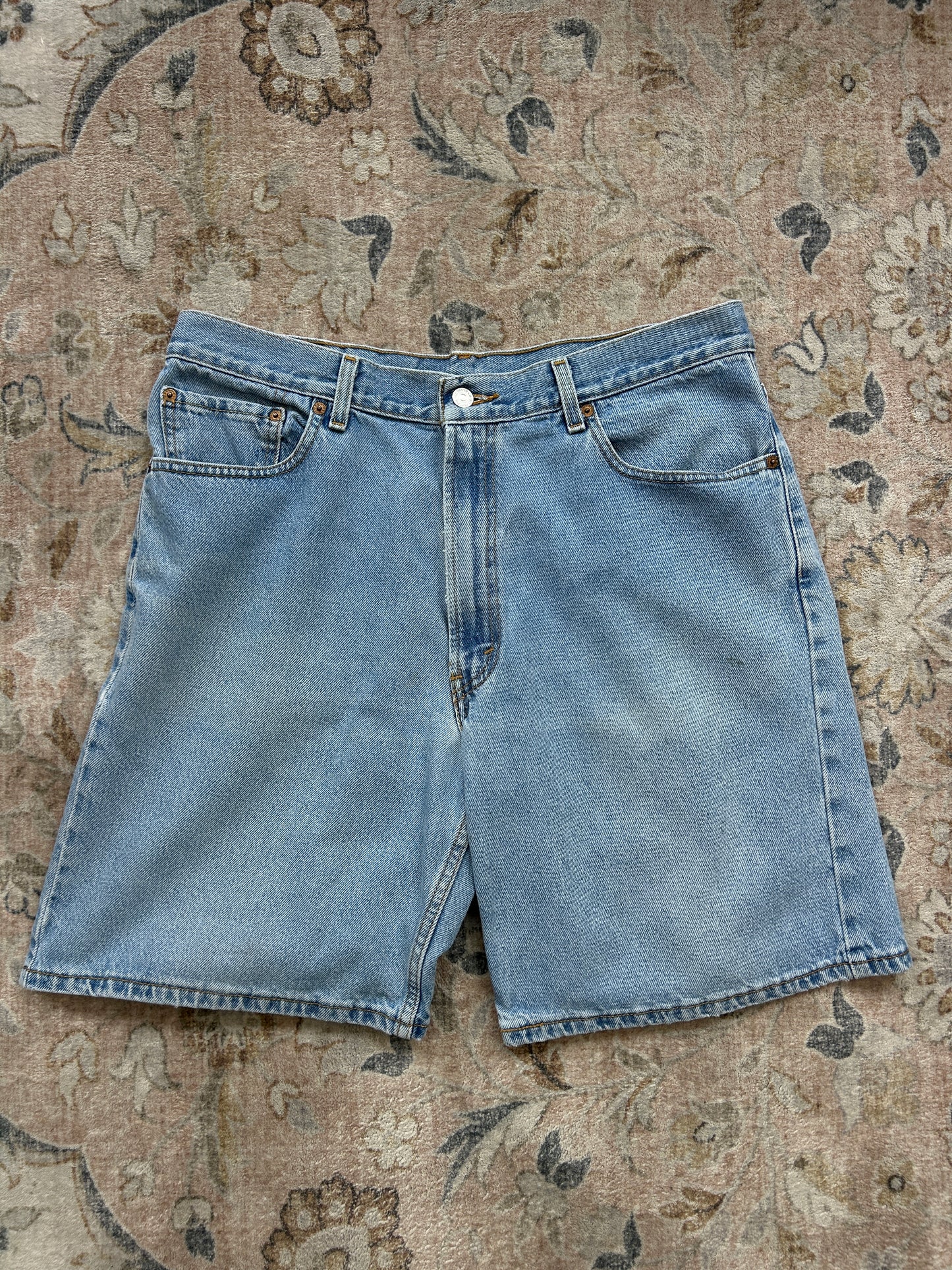 Vintage Levis Red Tab 550 Relaxed Fit Light Stone Wash Jorts Jeans Size 35W