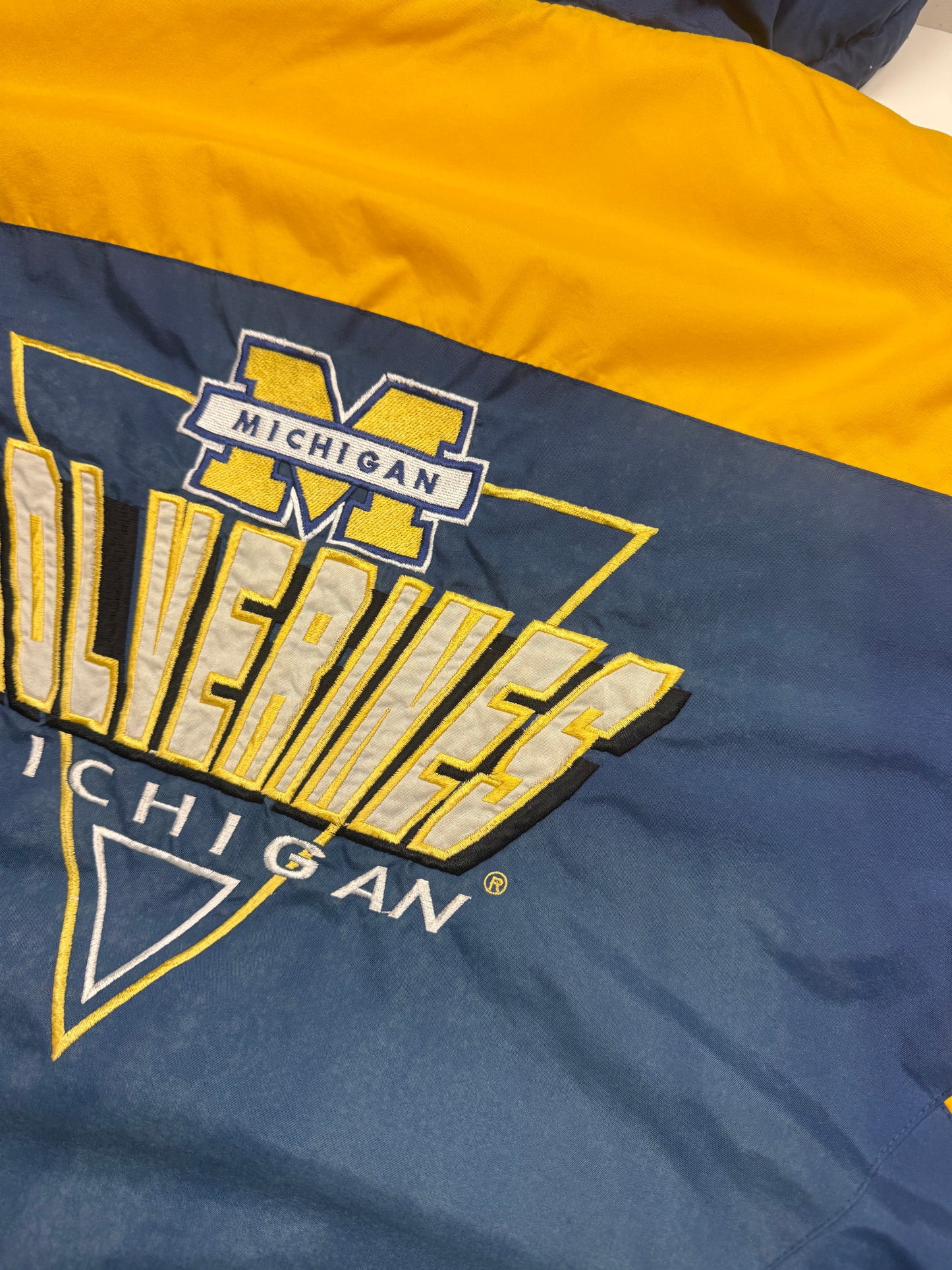Vintage 80s/90s Michigan Wolverines Embroidered Logo NCAA Logo 7 Insulated Bomber Jacket Size XL