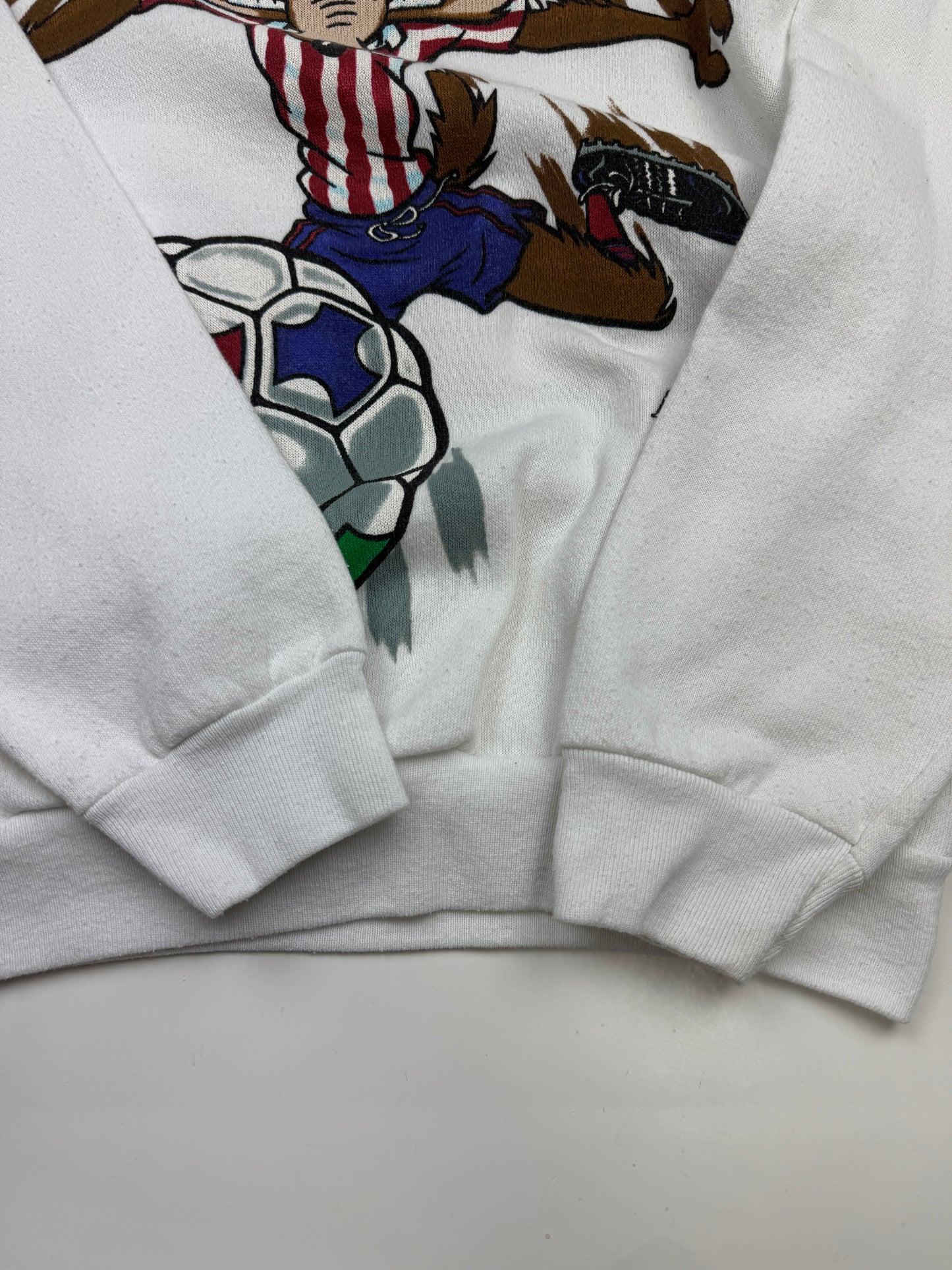Vintage 1994 Looney Tunes Wile E Coyote Acme Extreme Soccer Sweatshirt Size S 90s
