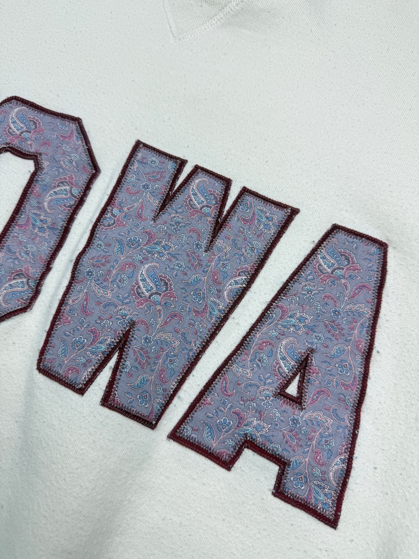 Vintage 90s Iowa Embroidered Paisley Spell Out Russel Athletic Crewneck Sweatshirt Size XL