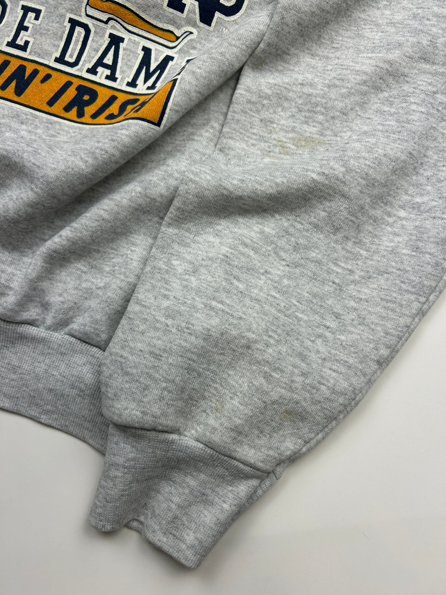 Vintage 80s Notre Dame Fighting Irish Colliegate Crest Graphic Sweatshirt Size XL