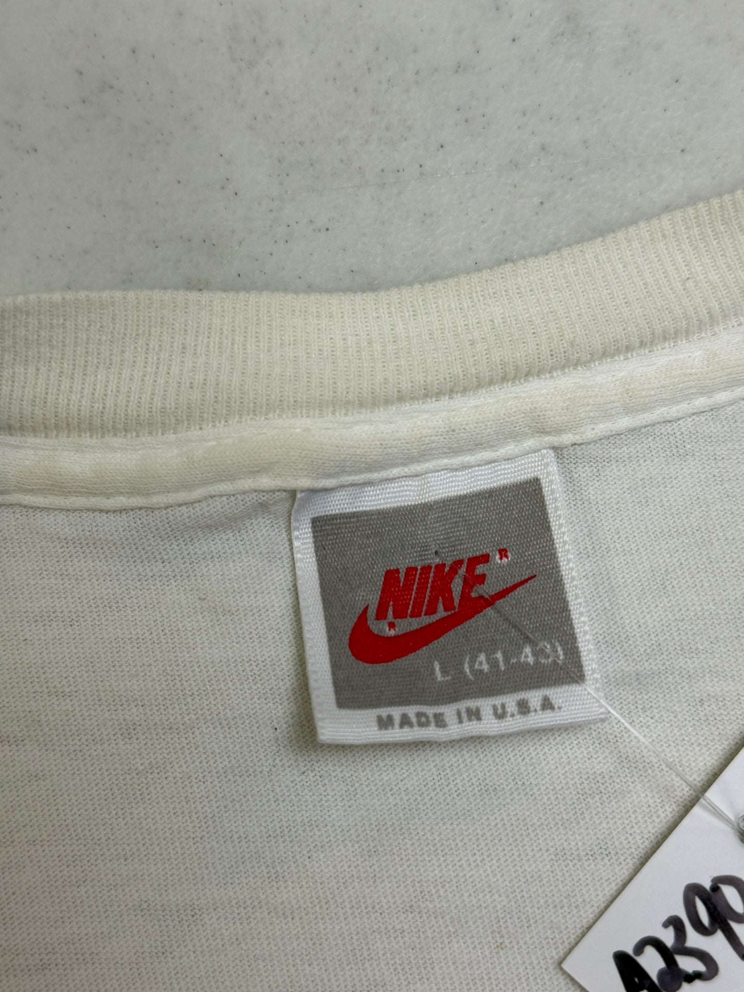Vintage 80s/90s Nike Graphic Spell Out T Shirt Size L White