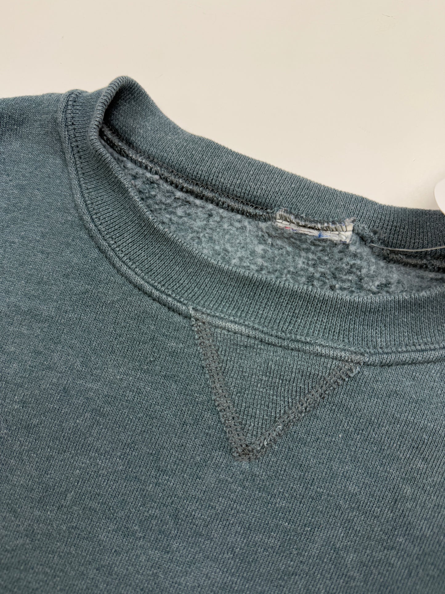 Vintage Russell Athletic Cropped Boxy Fit Blank Crewneck Sweatshirt Size Large Steel Teal
