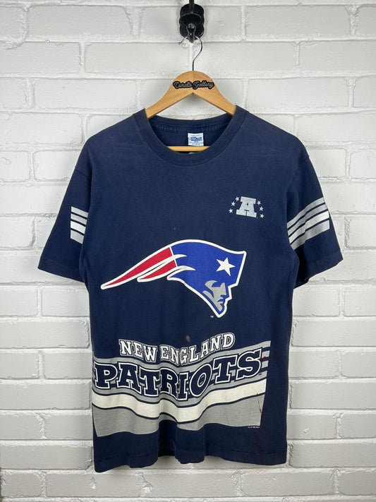 Vintage 1995 New England Patriots NFL Big Graphic Salem Sports Wear Size M 90s
