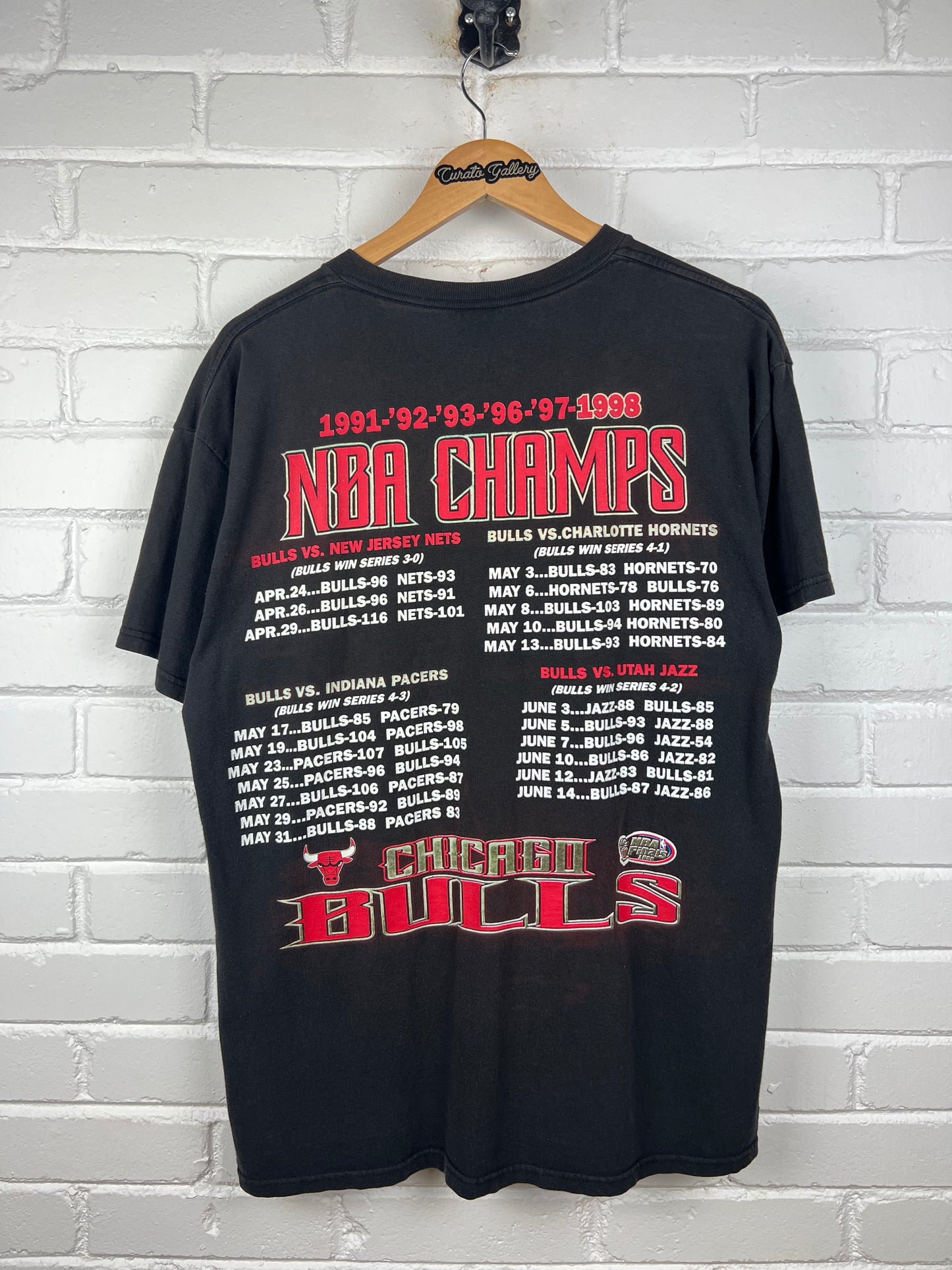 vintage 1998 Chicago Bulls NBA Champs Road To The Finals Stats Front & Back Graphic T Shirt Size L 90s
