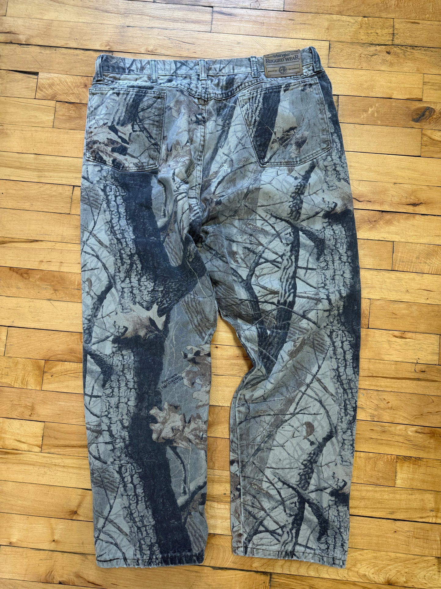 Vintage Wrangler Rugged Wear Real Tree Hardwood Camo Denim Pants Size 36W