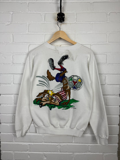 Vintage 1994 Looney Tunes Wile E Coyote Acme Extreme Soccer Sweatshirt Size S 90s
