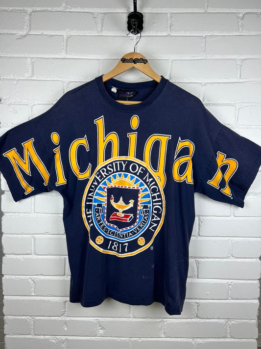 Vintage 90s Michigan Wolverines Arm Spell Out Big Graphic Crest T Shirt Size L