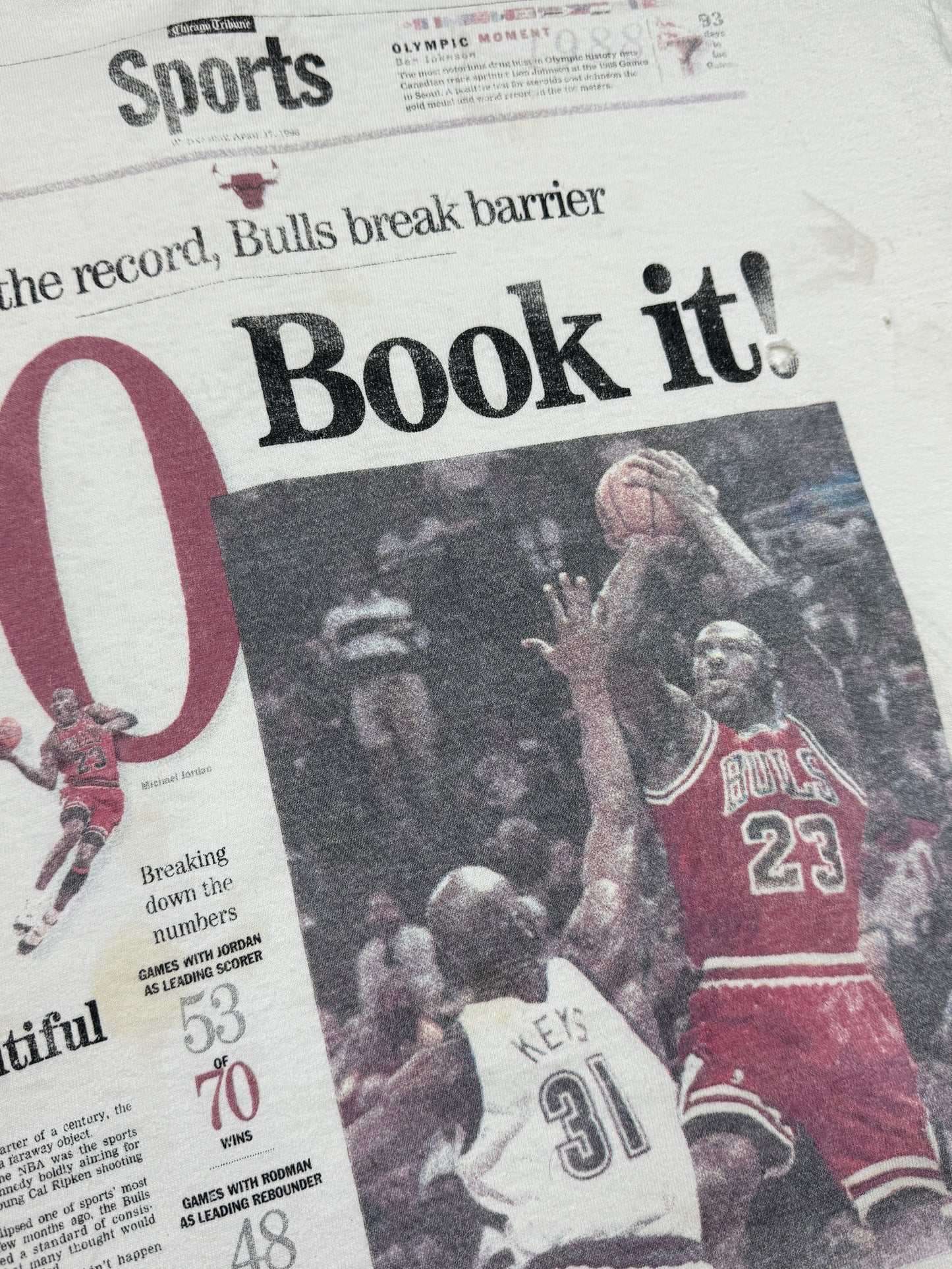 Vintage 1996 Chicago Bulls 70 Book It Front Pages Newspaper NBA T Shirt Size L 90s