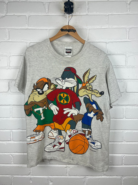 Vintage 1993 Looney Tunes Bugs Taz Wile E. Basketball Streetwear Front & Back T Shirt Size L 90s