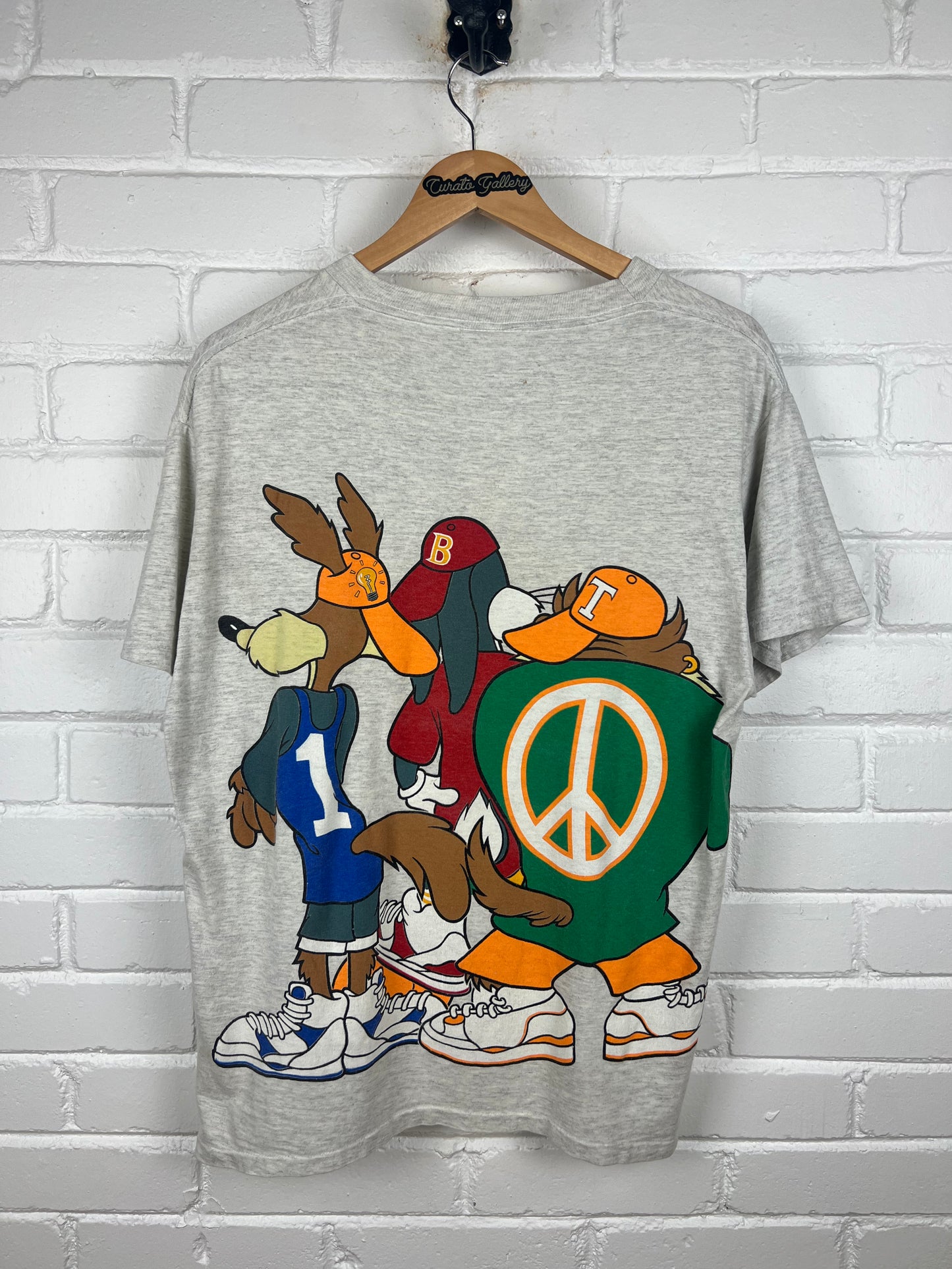 Vintage 1993 Looney Tunes Bugs Taz Wile E. Basketball Streetwear Front & Back T Shirt Size L 90s