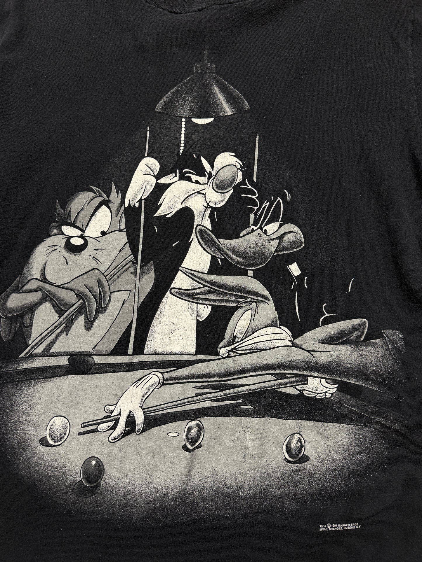 Vintage 1994 Looney Tunes Black Out Taz Bugs Daffy Sylvester Pool Table T Shirt  Size L 90s