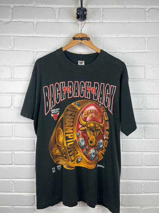 Vintage 90s Chicago Bulls NBA Champs Back To Back To Back Ring Graphic T Shirt Size L