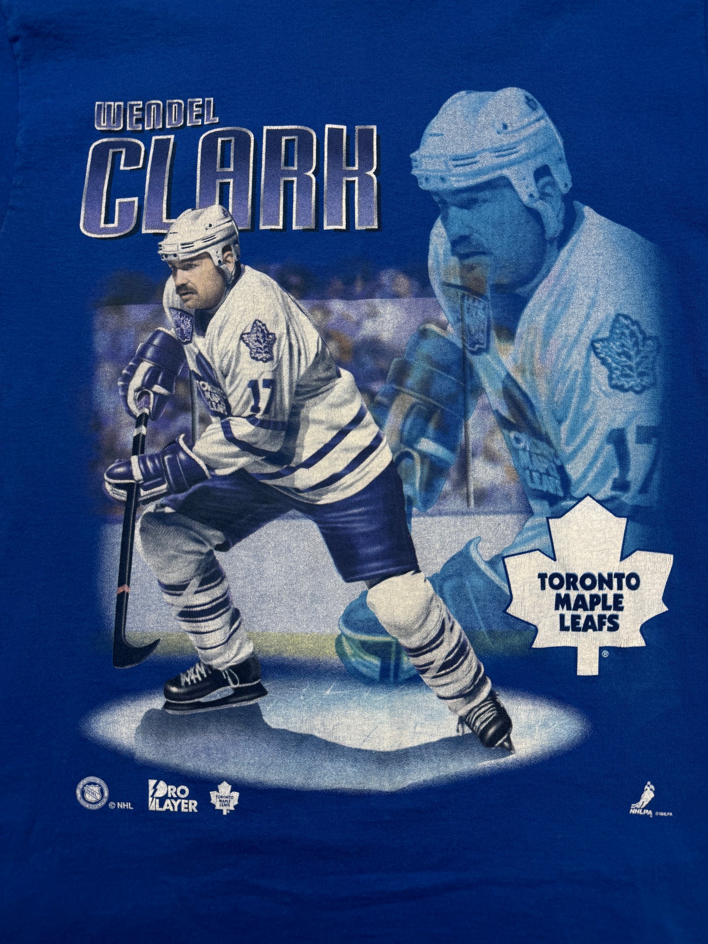 Vintage 90s Toronto Maple Leafs Wendel Clark #17 NHL Hockey Pro Player Graphic T Shirt Size M
