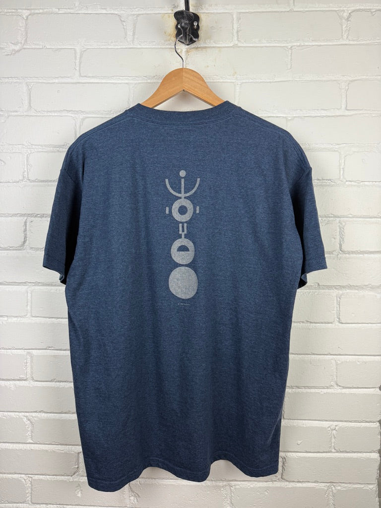 Vintage 2002 Signs Movie Promo Sigil Alien Graphic Movie Promo T Shirt Size XL