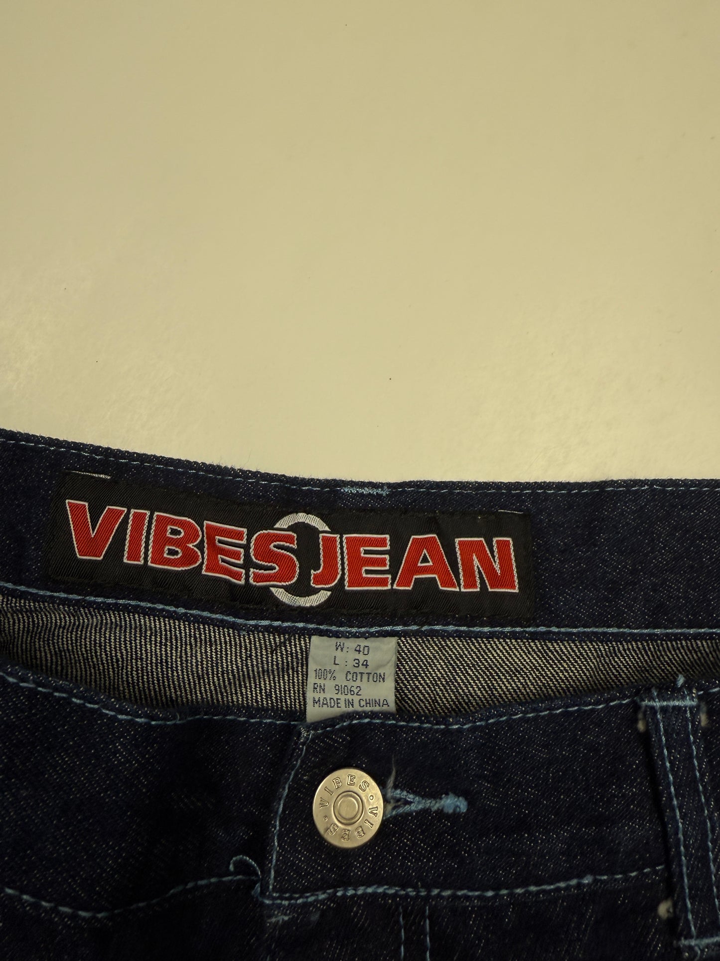 Vintage Y2K Vibes Jeans Embroidered Back Pocket Dark Blue Baggy Denim Pants Size 38W