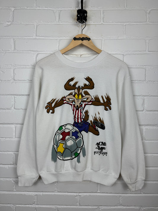 Vintage 1994 Looney Tunes Wile E Coyote Acme Extreme Soccer Sweatshirt Size S 90s